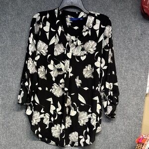 Apt.9 tunic multi color floral Monochrome Floral Blouse shirt small